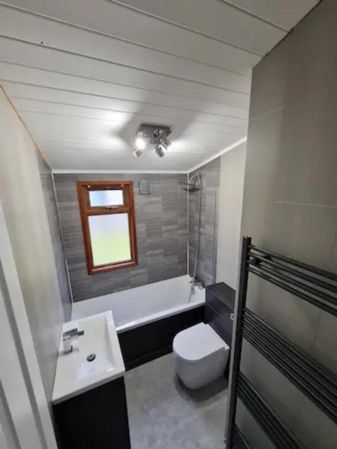 4 Bed Luxury Lodge With Hot Tub Near Lake District Warton Екстер'єр фото