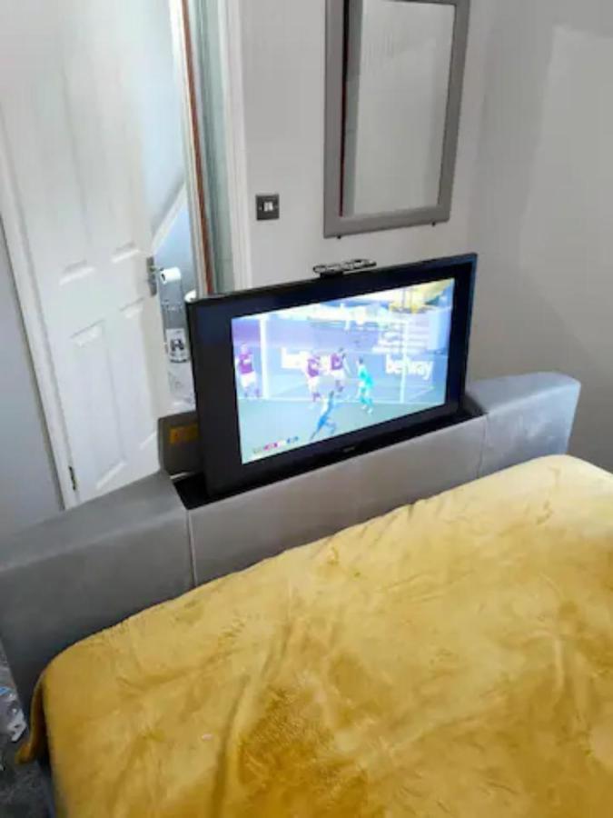 4 Bed Luxury Lodge With Hot Tub Near Lake District Warton Екстер'єр фото