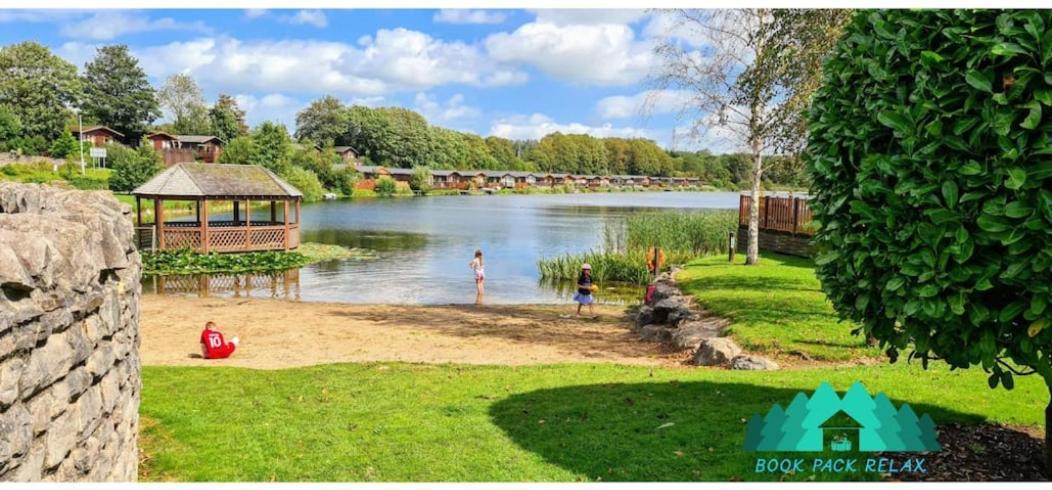 4 Bed Luxury Lodge With Hot Tub Near Lake District Warton Екстер'єр фото