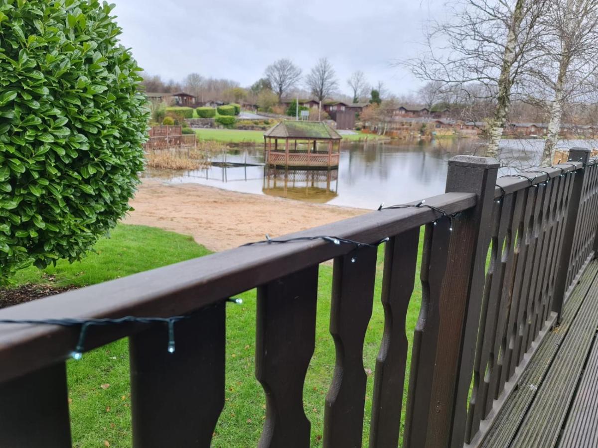 4 Bed Luxury Lodge With Hot Tub Near Lake District Warton Екстер'єр фото
