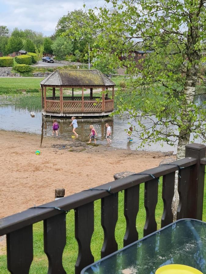 4 Bed Luxury Lodge With Hot Tub Near Lake District Warton Екстер'єр фото