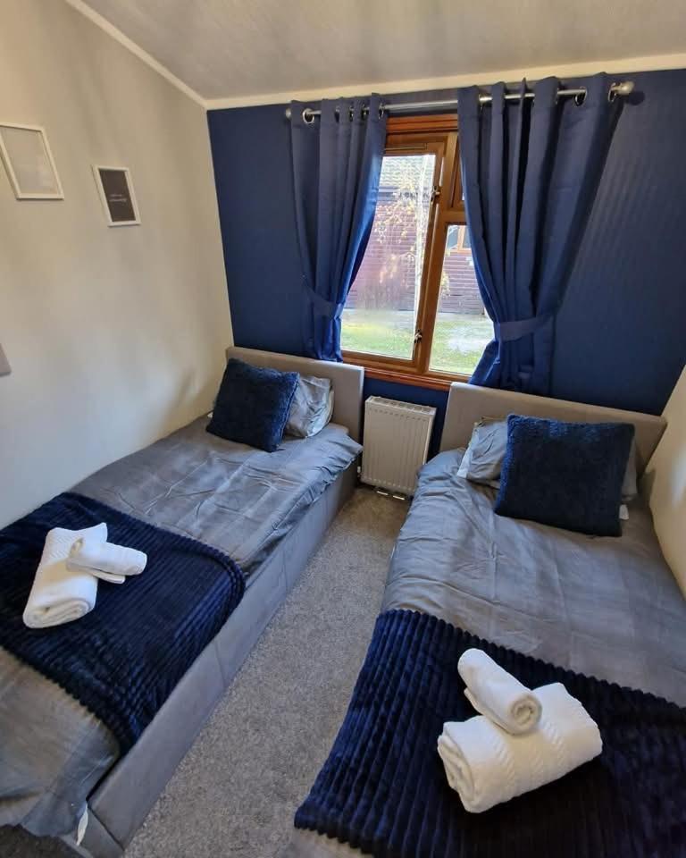 4 Bed Luxury Lodge With Hot Tub Near Lake District Warton Екстер'єр фото
